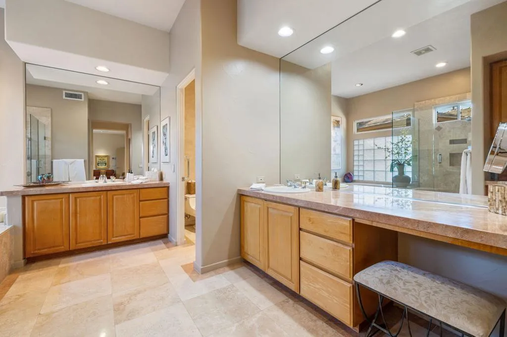 780 Dove Run Circle, Palm Desert, California 92211 home-pic-37