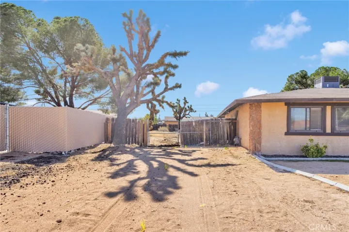 20357 Ituma, Apple Valley, California 92308