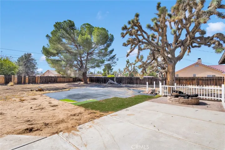 20357 Ituma, Apple Valley, California 92308