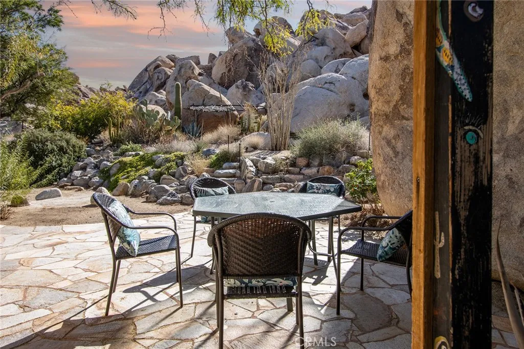 66075 Foothill, Joshua Tree, California 92252 home-pic-21