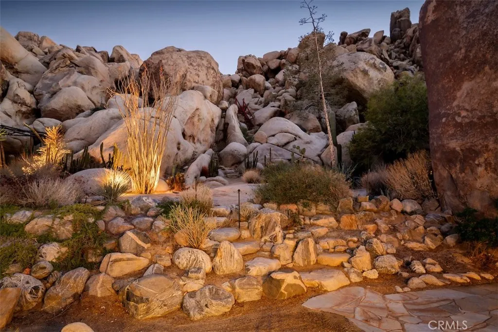 66075 Foothill, Joshua Tree, California 92252 home-pic-30