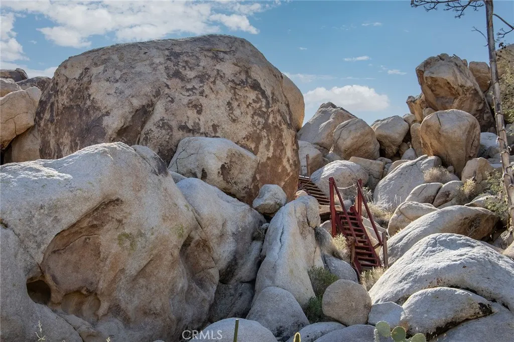 66075 Foothill, Joshua Tree, California 92252 home-pic-47