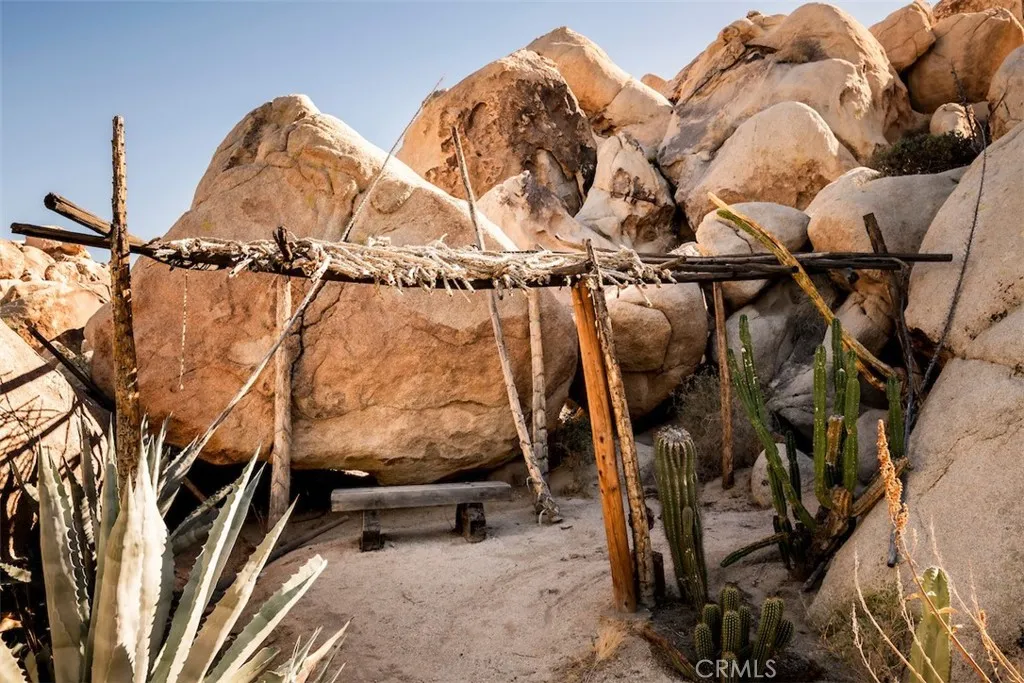 66075 Foothill, Joshua Tree, California 92252 home-pic-36