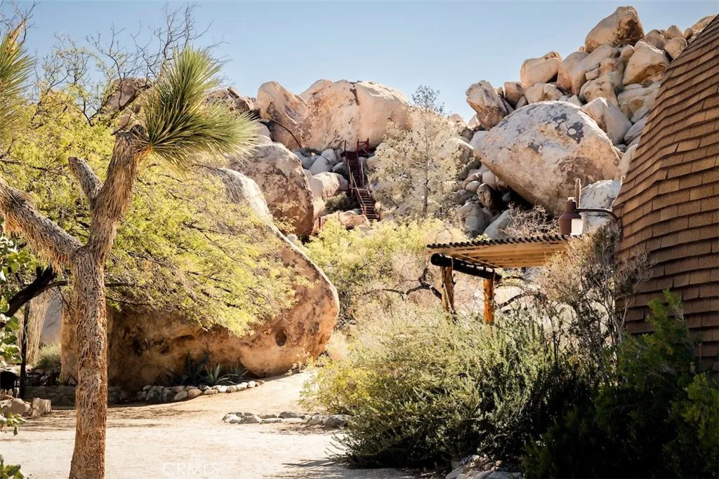 66075 Foothill, Joshua Tree, California 92252 home-pic-27