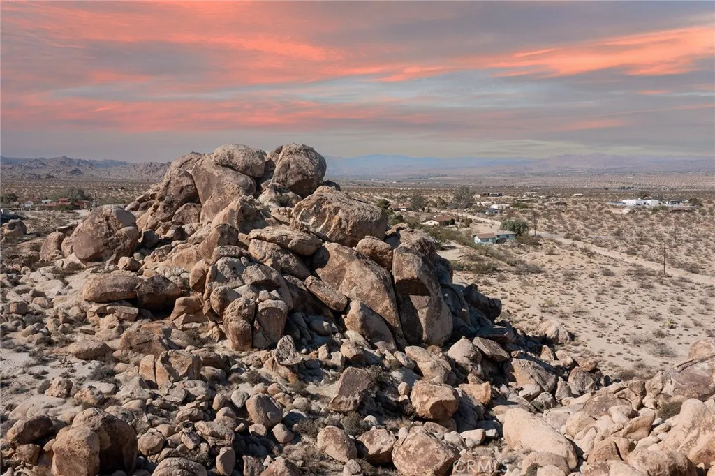 66075 Foothill, Joshua Tree, California 92252 home-pic-39