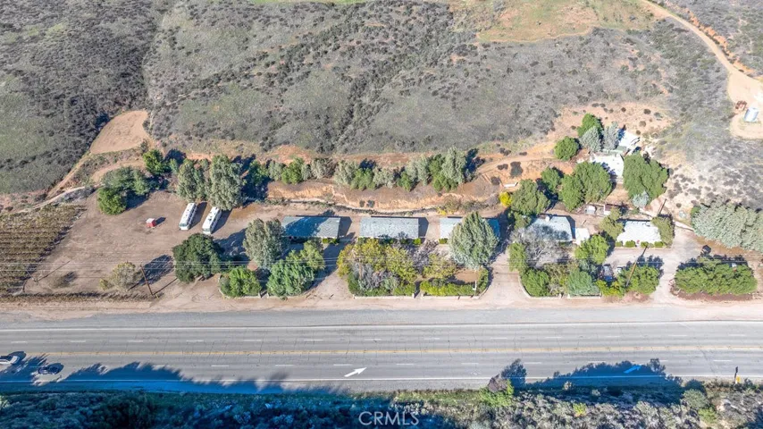 Motel 5 buildings 2 cabins