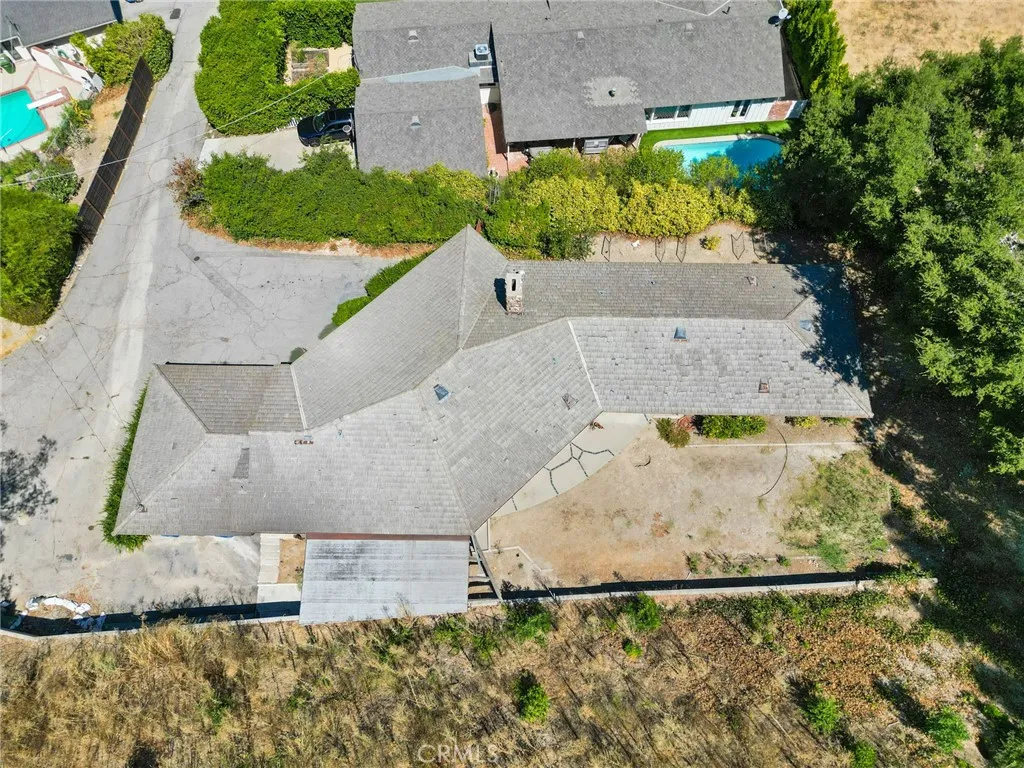 4067 Hayvenhurst Drive, Encino, California 91436 home-pic-0