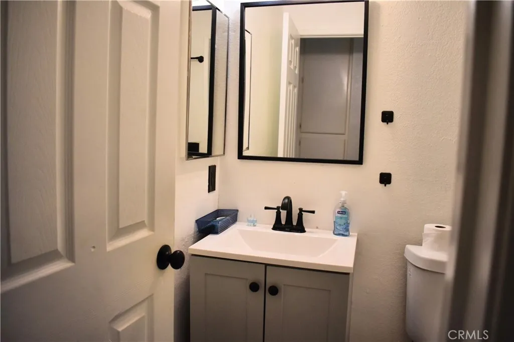 813 Yorkshire Lane, San Jacinto, California 92583 home-pic-12