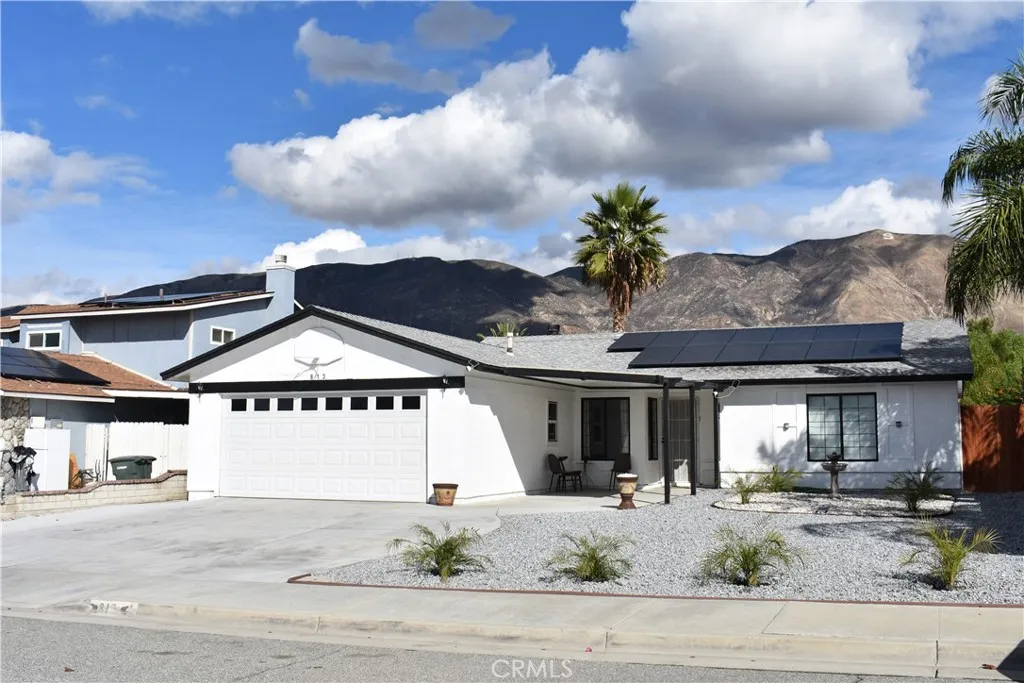 813 Yorkshire Lane, San Jacinto, California 92583 home-pic-1