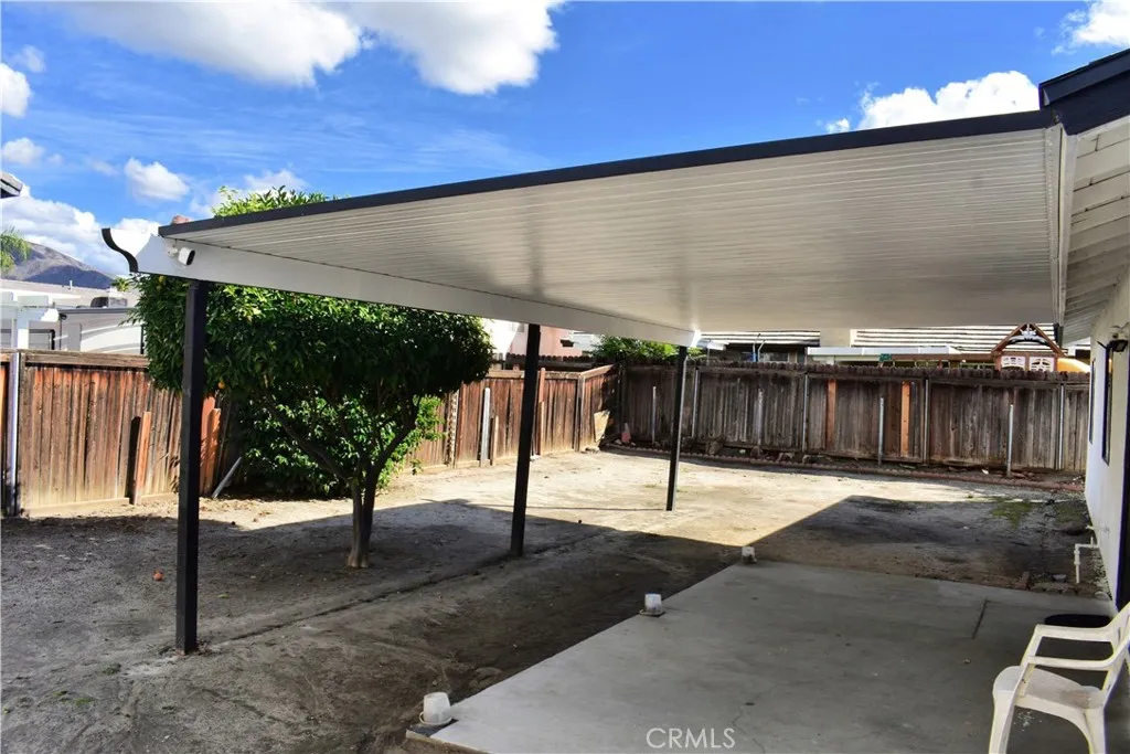 813 Yorkshire Lane, San Jacinto, California 92583 home-pic-17