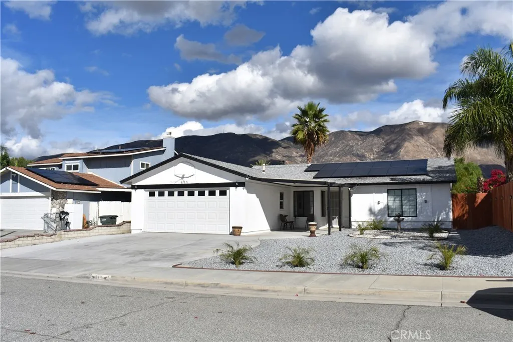 813 Yorkshire Lane, San Jacinto, California 92583 home-pic-2