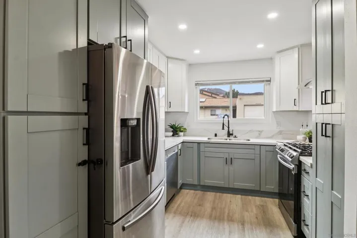 10220 Princess Sarit Way, Santee, California 92071
