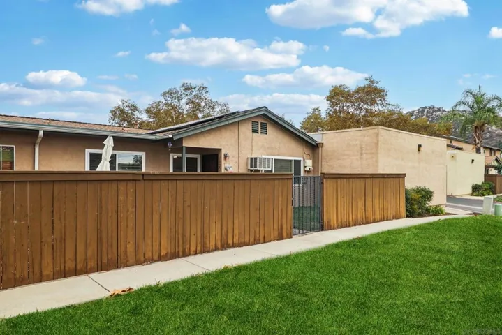 10220 Princess Sarit Way, Santee, California 92071