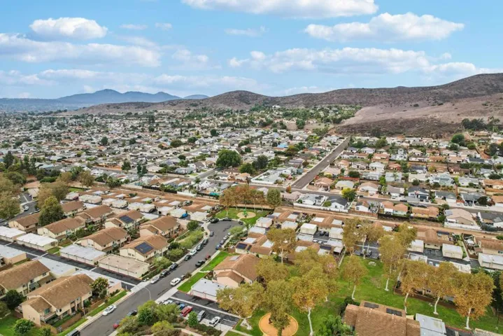 10220 Princess Sarit Way, Santee, California 92071