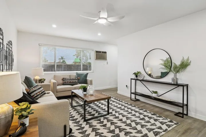 10220 Princess Sarit Way, Santee, California 92071