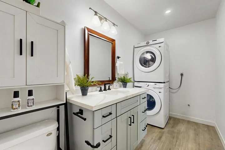 10220 Princess Sarit Way, Santee, California 92071