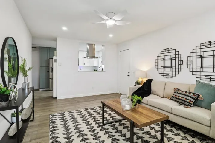 10220 Princess Sarit Way, Santee, California 92071