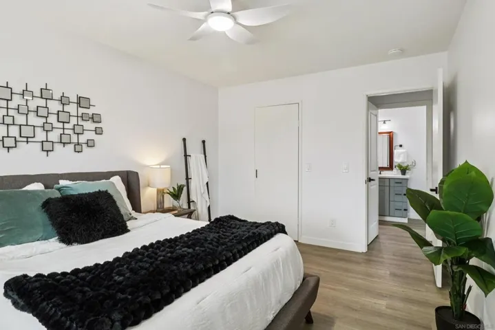 10220 Princess Sarit Way, Santee, California 92071