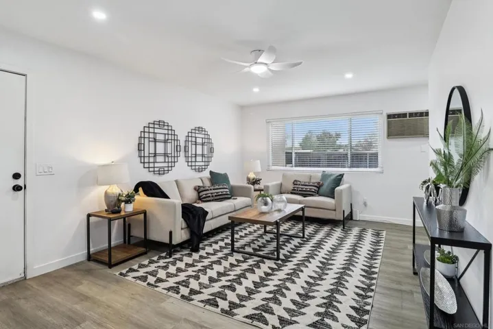 10220 Princess Sarit Way, Santee, California 92071