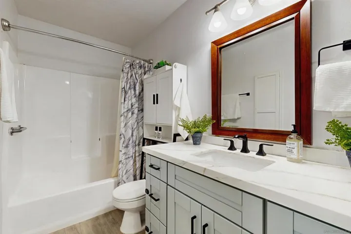 10220 Princess Sarit Way, Santee, California 92071