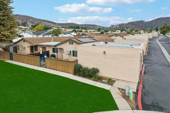 10220 Princess Sarit Way, Santee, California 92071