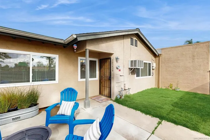 10220 Princess Sarit Way, Santee, California 92071