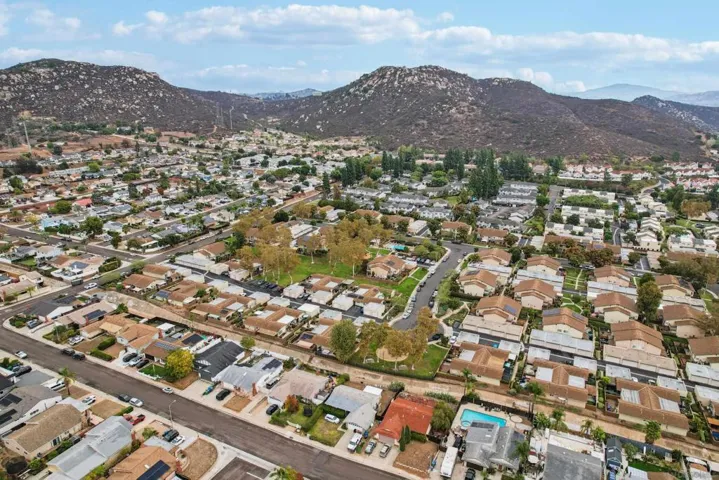 10220 Princess Sarit Way, Santee, California 92071