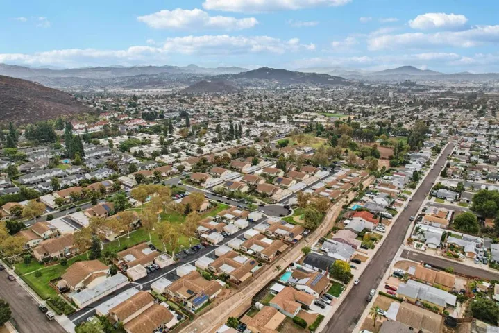 10220 Princess Sarit Way, Santee, California 92071