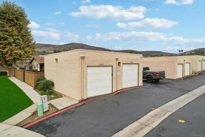 10220 Princess Sarit Way, Santee, California 92071