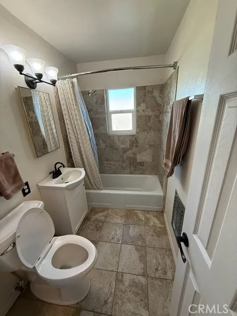 4552 W Avenue L12, Lancaster, California 93536 home-pic-25