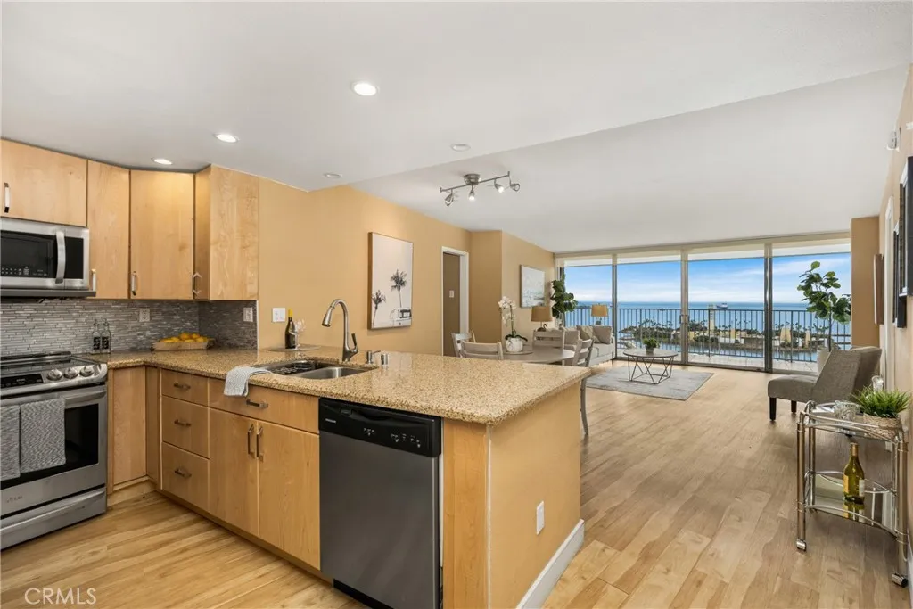 700 E Ocean 2406, Long Beach, California 90802 home-pic-6