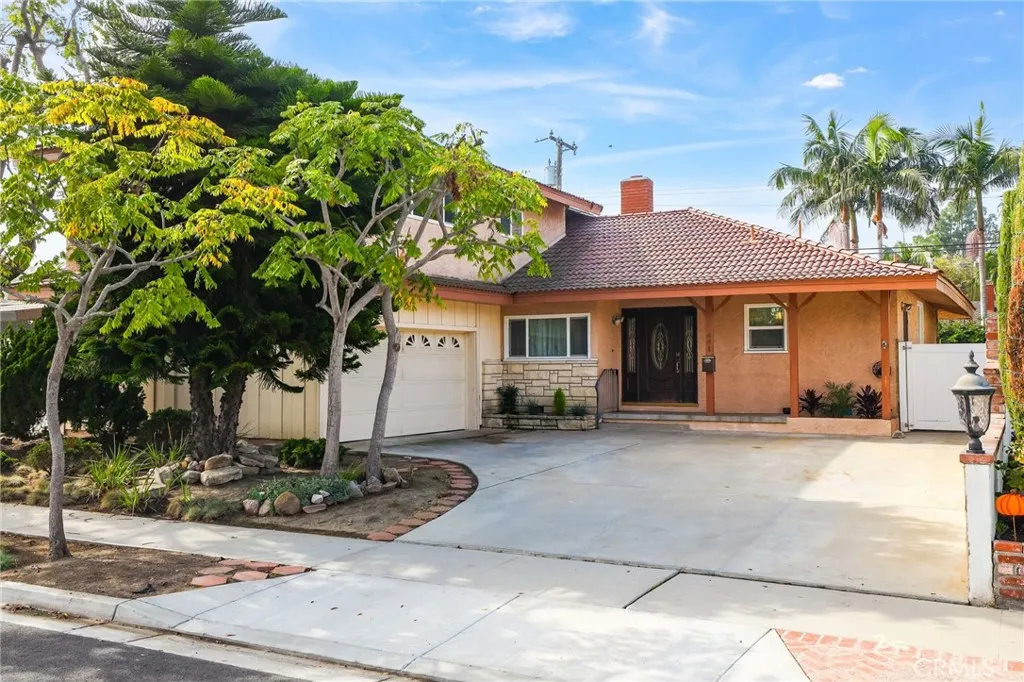 451 Margo, Long Beach, California 90803 home-pic-1