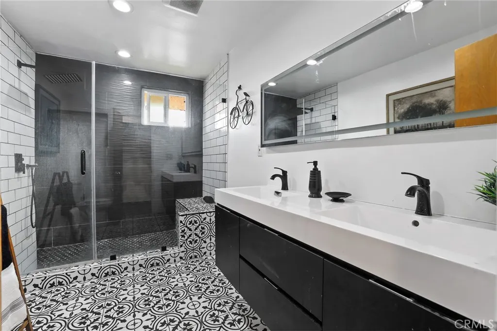 451 Margo, Long Beach, California 90803 home-pic-47
