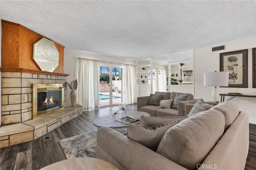 451 Margo, Long Beach, California 90803 home-pic-7