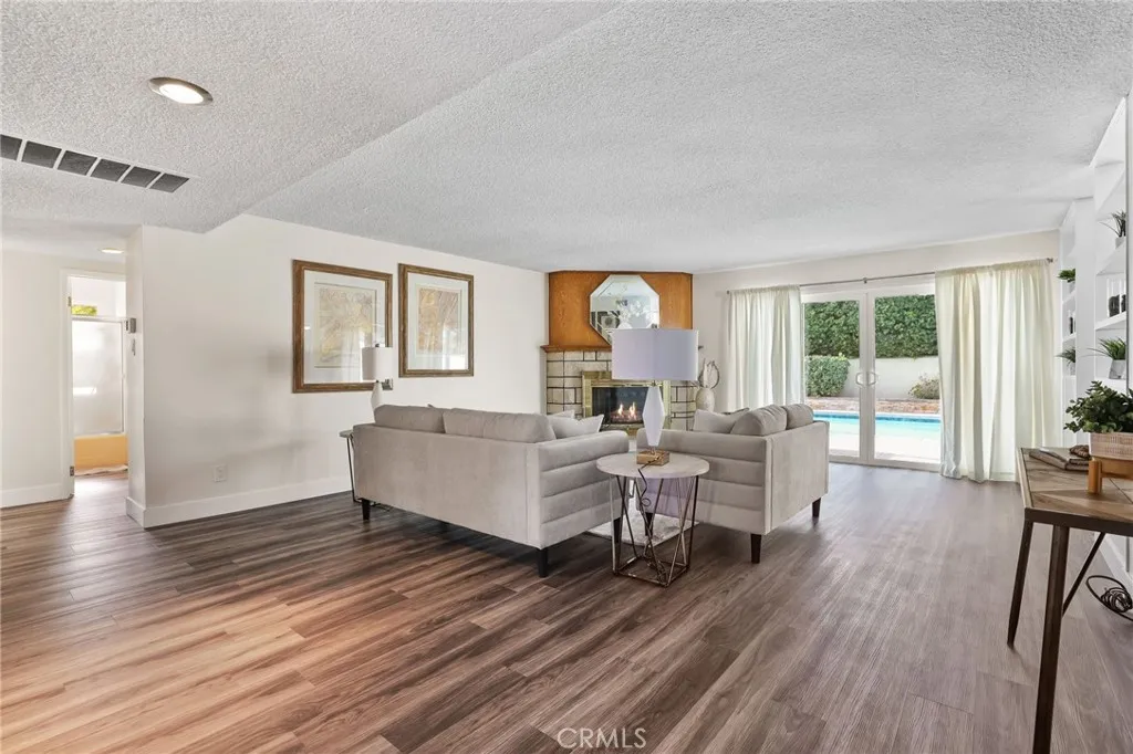 451 Margo, Long Beach, California 90803 home-pic-4