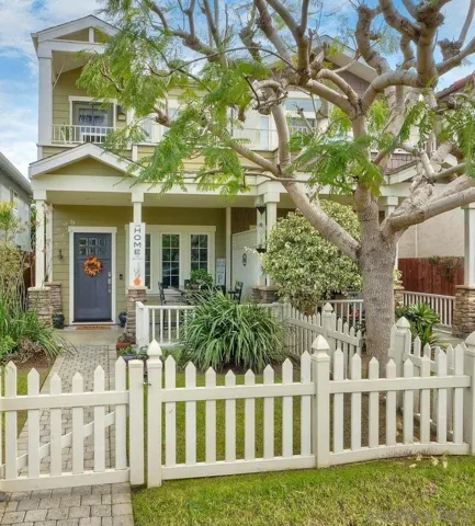 Located on a wide street west of Orange Avenue.  753 D Avenue features classic Craftsman styling with a grass lawn, picket fence and private veranda.  Such classic curb appeal!