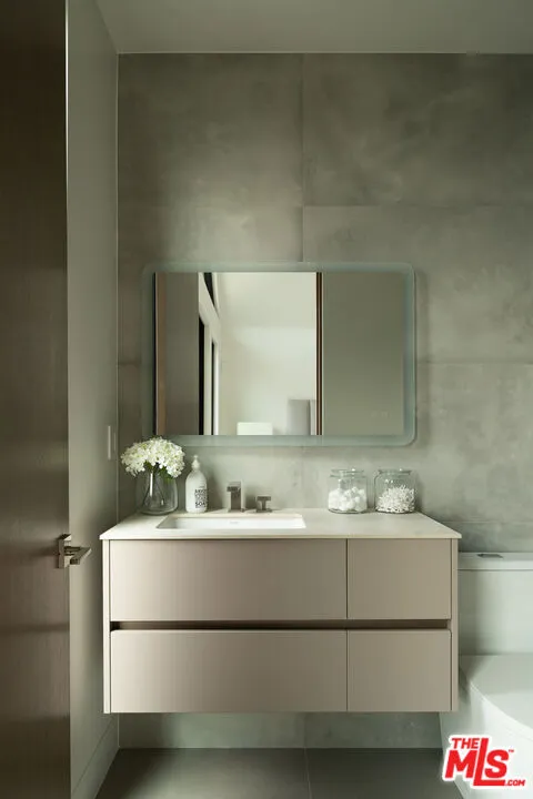 9919 Girla Way, Los Angeles, California 90064 home-pic-22