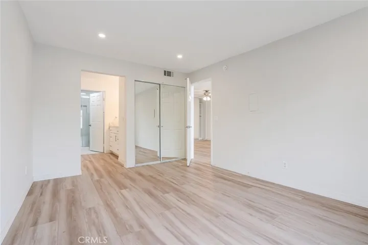 5540 Owensmouth Avenue 302, Woodland Hills, California 91367