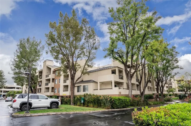 5540 Owensmouth Avenue 302, Woodland Hills, California 91367