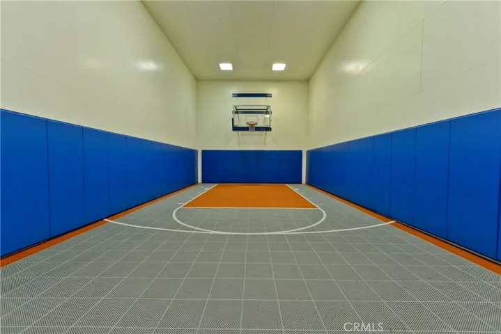 5540 Owensmouth Avenue 302, Woodland Hills, California 91367