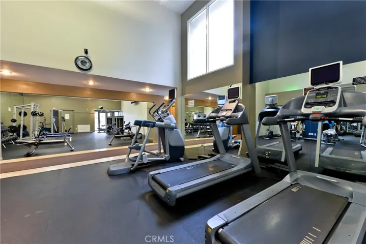 5540 Owensmouth Avenue 302, Woodland Hills, California 91367