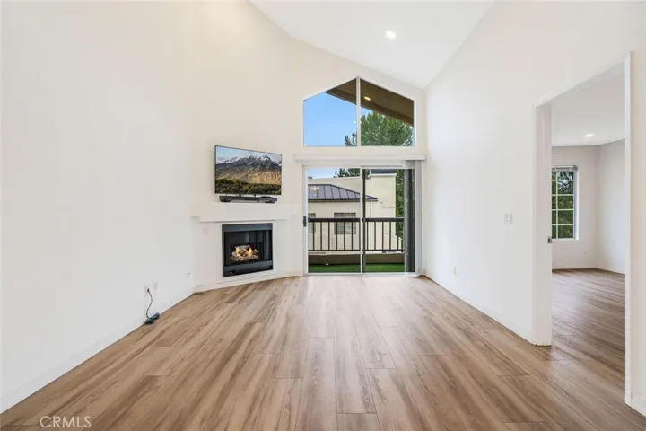 5540 Owensmouth Avenue 302, Woodland Hills, California 91367
