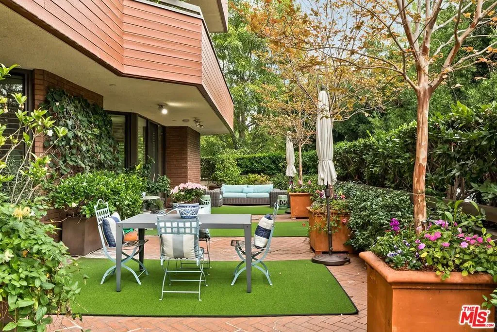 300 N Swall Drive 107, Beverly Hills, California 90211 home-pic-12