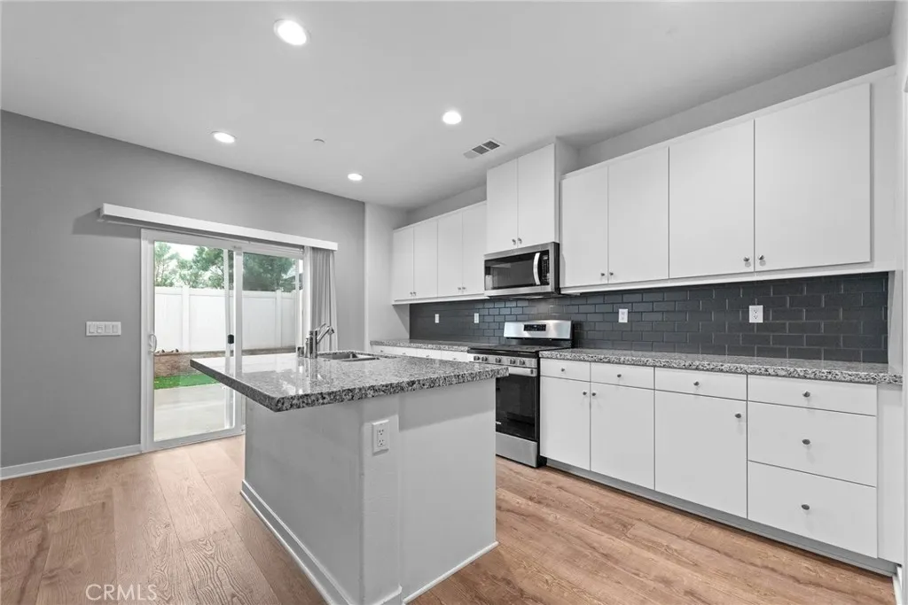 12682 Ironstone, Moreno Valley, California 92555 home-pic-10