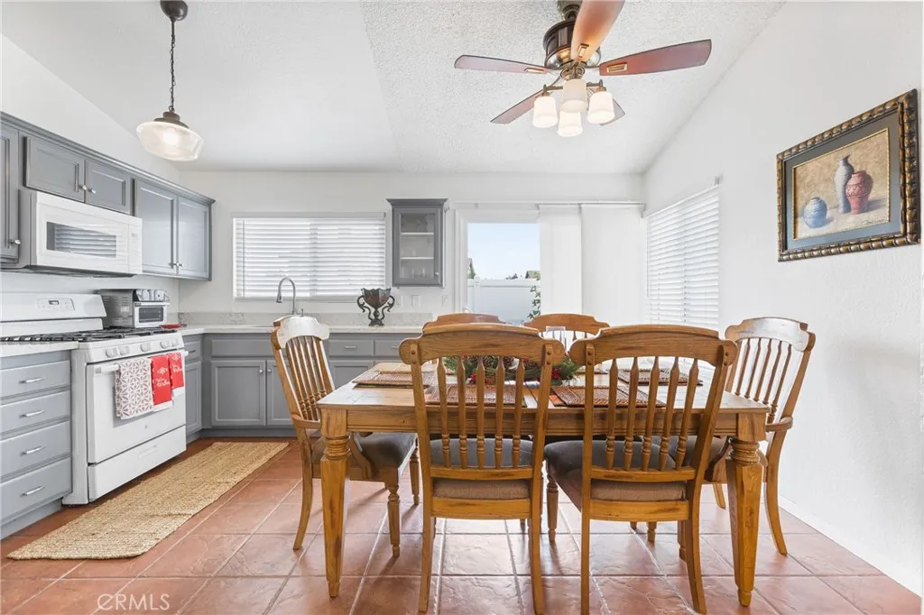 1829 Springtree, Perris, California 92571 home-pic-11