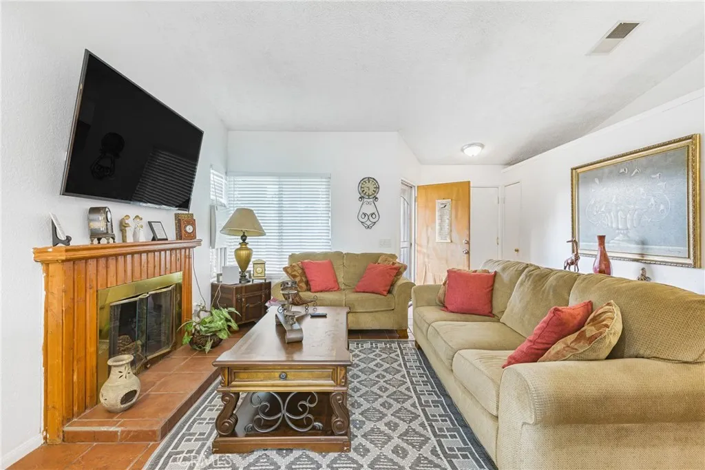 1829 Springtree, Perris, California 92571 home-pic-6