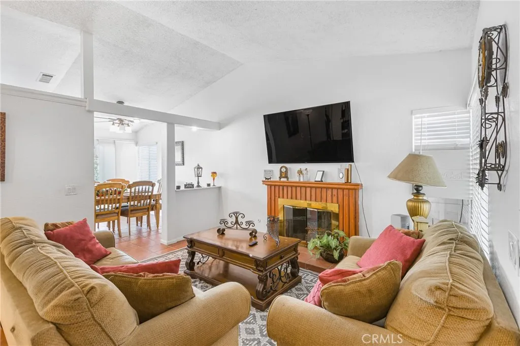 1829 Springtree, Perris, California 92571 home-pic-4