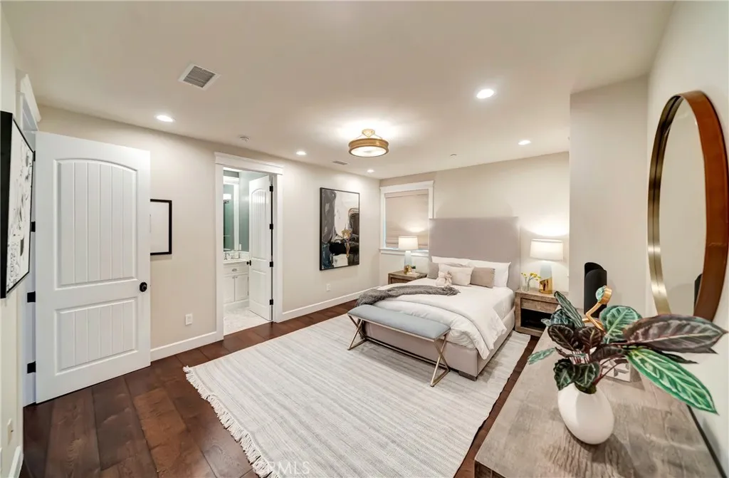 4821 Oak Park, Encino, California 91316 home-pic-36