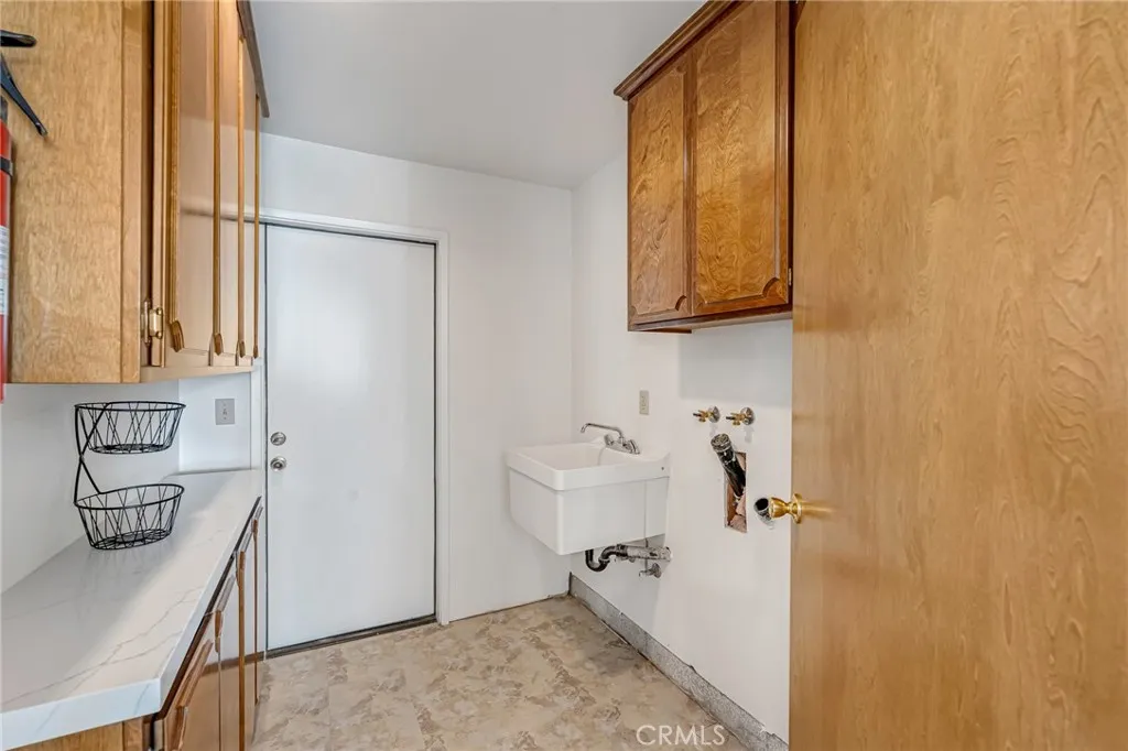8325 Johnson Road, Phelan, California 92371 home-pic-41