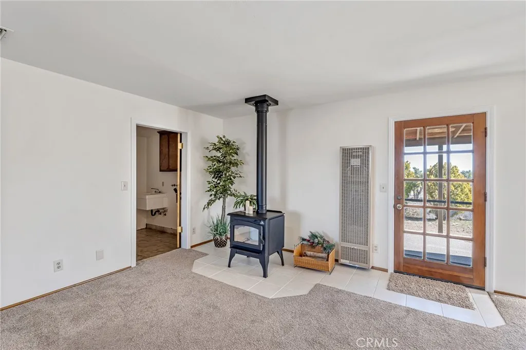 8325 Johnson Road, Phelan, California 92371 home-pic-9